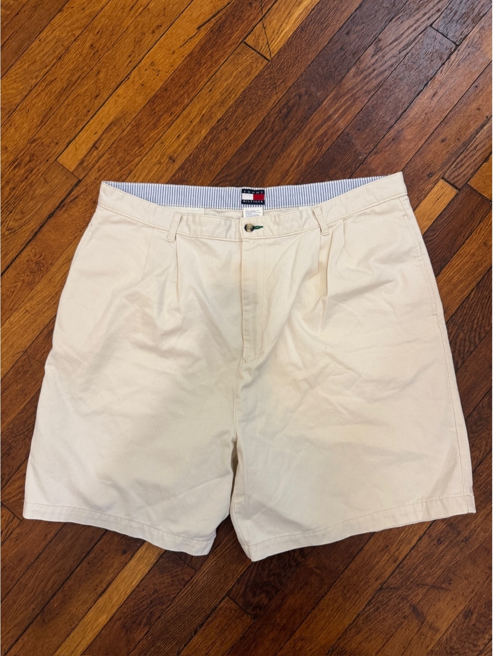 Vintage Tommy Hilfiger Pleat Front White Cotton Shorts, Size 40